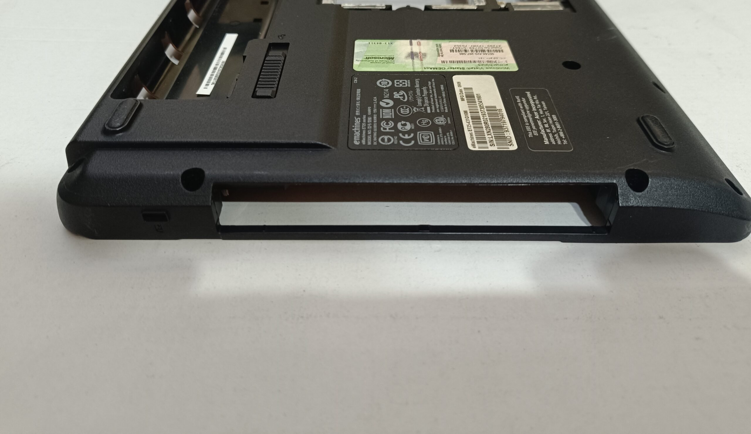 ACER EMACHINES 725 ORJİNAL ALT KASA - Görsel 7