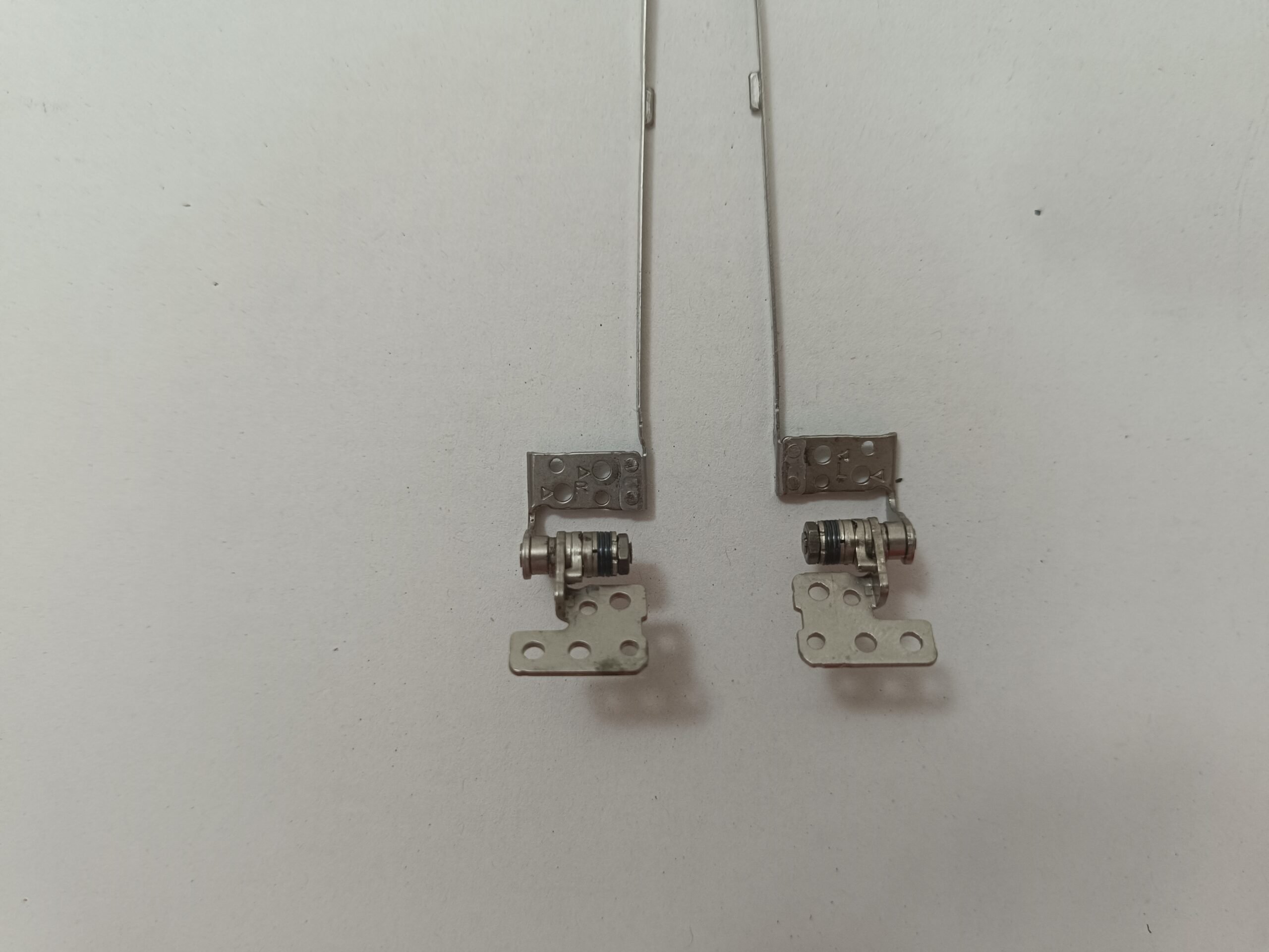 SAMSUNG 350U (NP350U) ORJİNAL SAĞ SOL MENTEŞE TAKIMI - Görsel 4