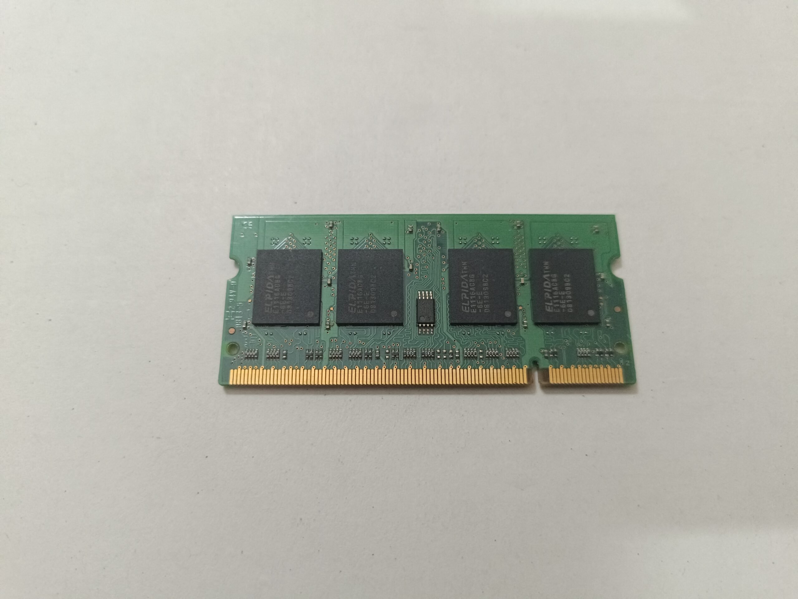 ELPIDA 1GB DDR2 PC5300 (667MHZ) LAPTOP RAM ( EBE11UE6ACUA-6E-E SODIMM ) - Görsel 2
