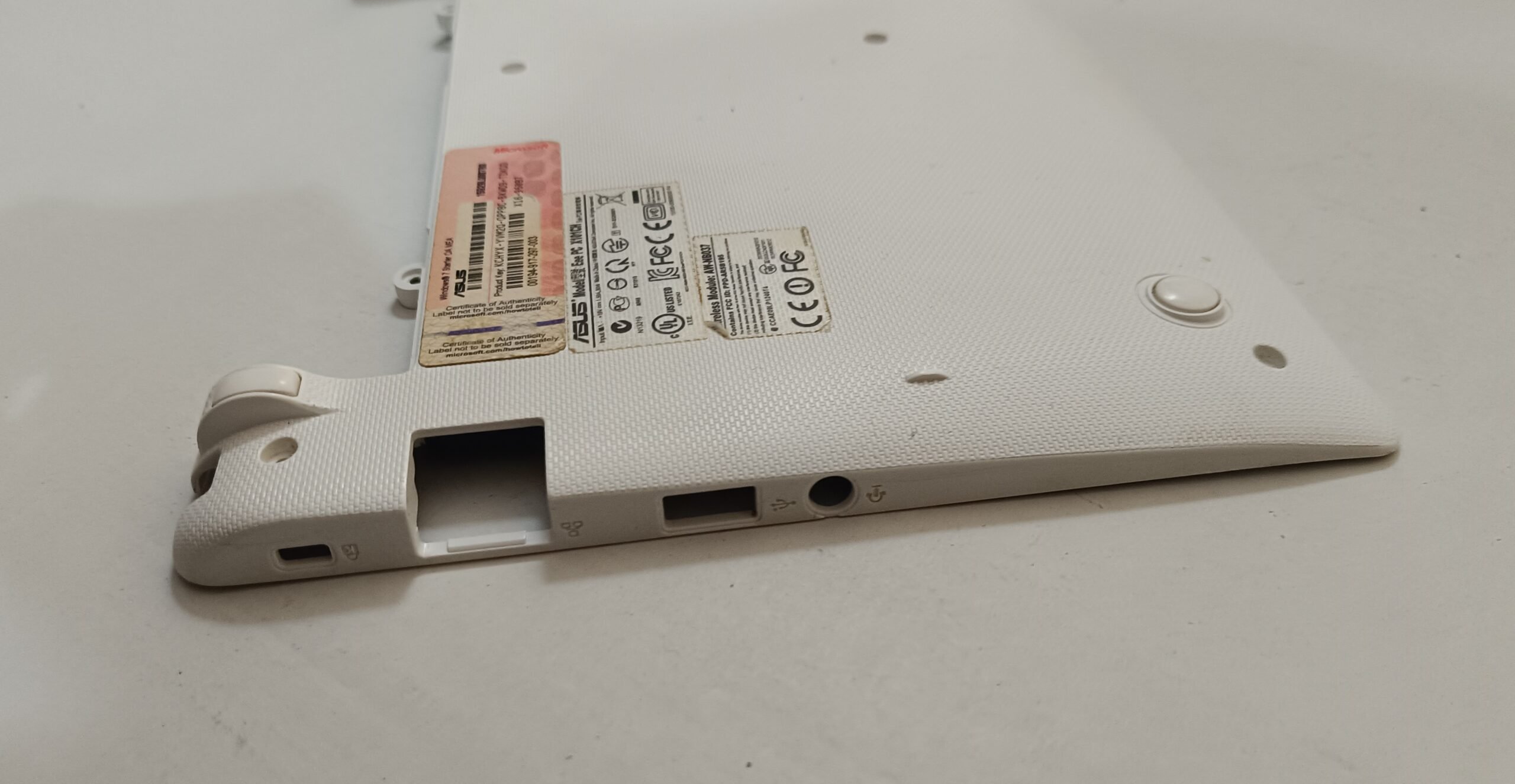 ASUS EEEPC X101CH ORJİNAL ALT KASA BOTTOM CASE BEYAZ - Görsel 3