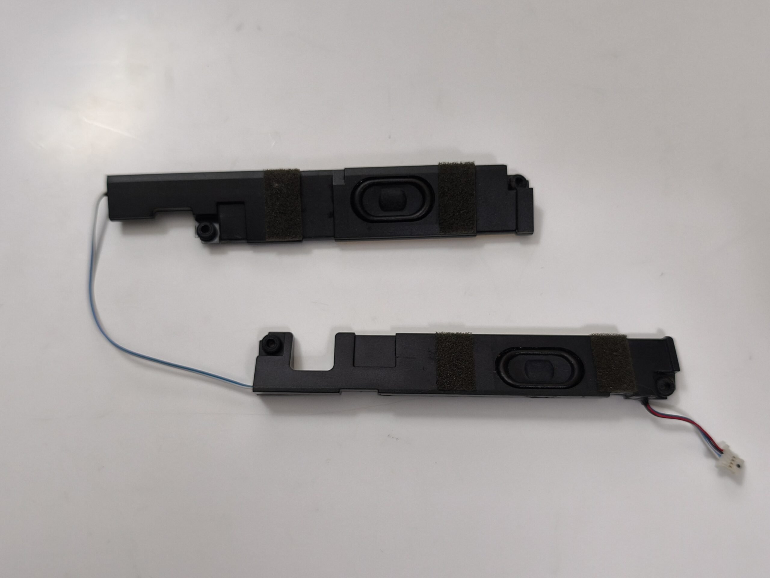 LENOVO V330 15IKB 81AX ORJİNAL DAHİLİ SAĞ SOL HOPARLÖR TAKIMI