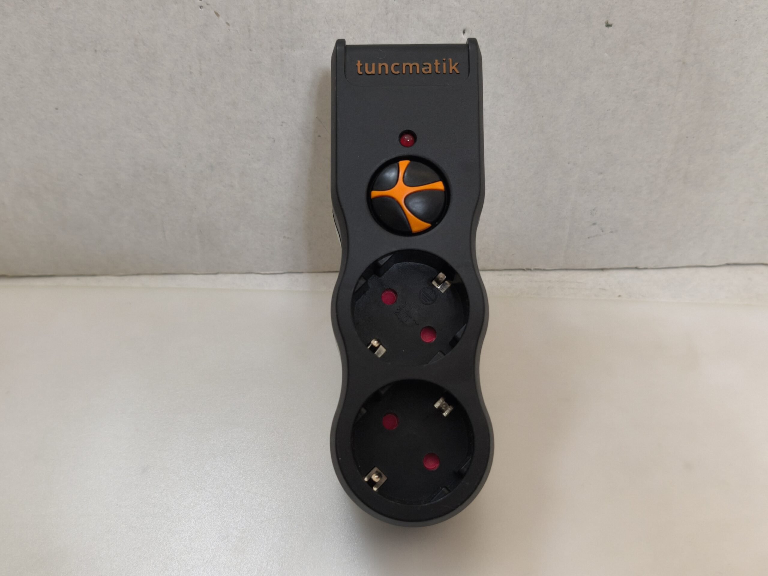 TUNÇMATİK POWERSURGE 2 AKIM KORUMALI ANAHTARLI 2'li PRİZ