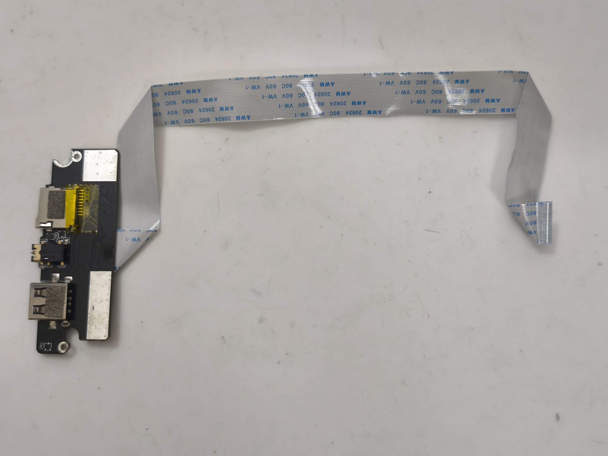 HOMETECH 400C HT14S ORJİNAL YAN USB SD KART 3.5mm SES GİRİŞ BORDU