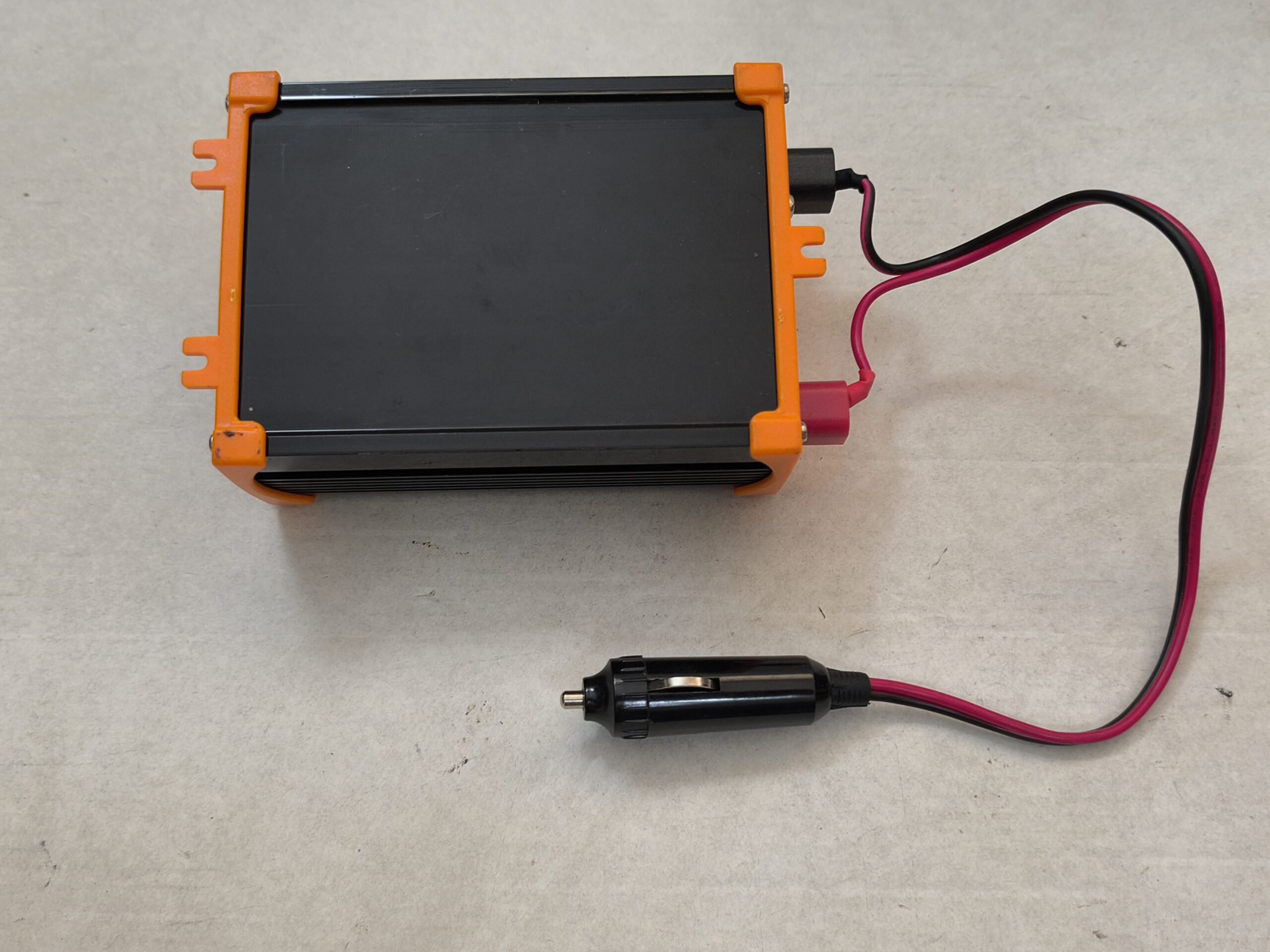 NEWFACE CHB300W 12VOLT 300WATT INVERTER - Görsel 3