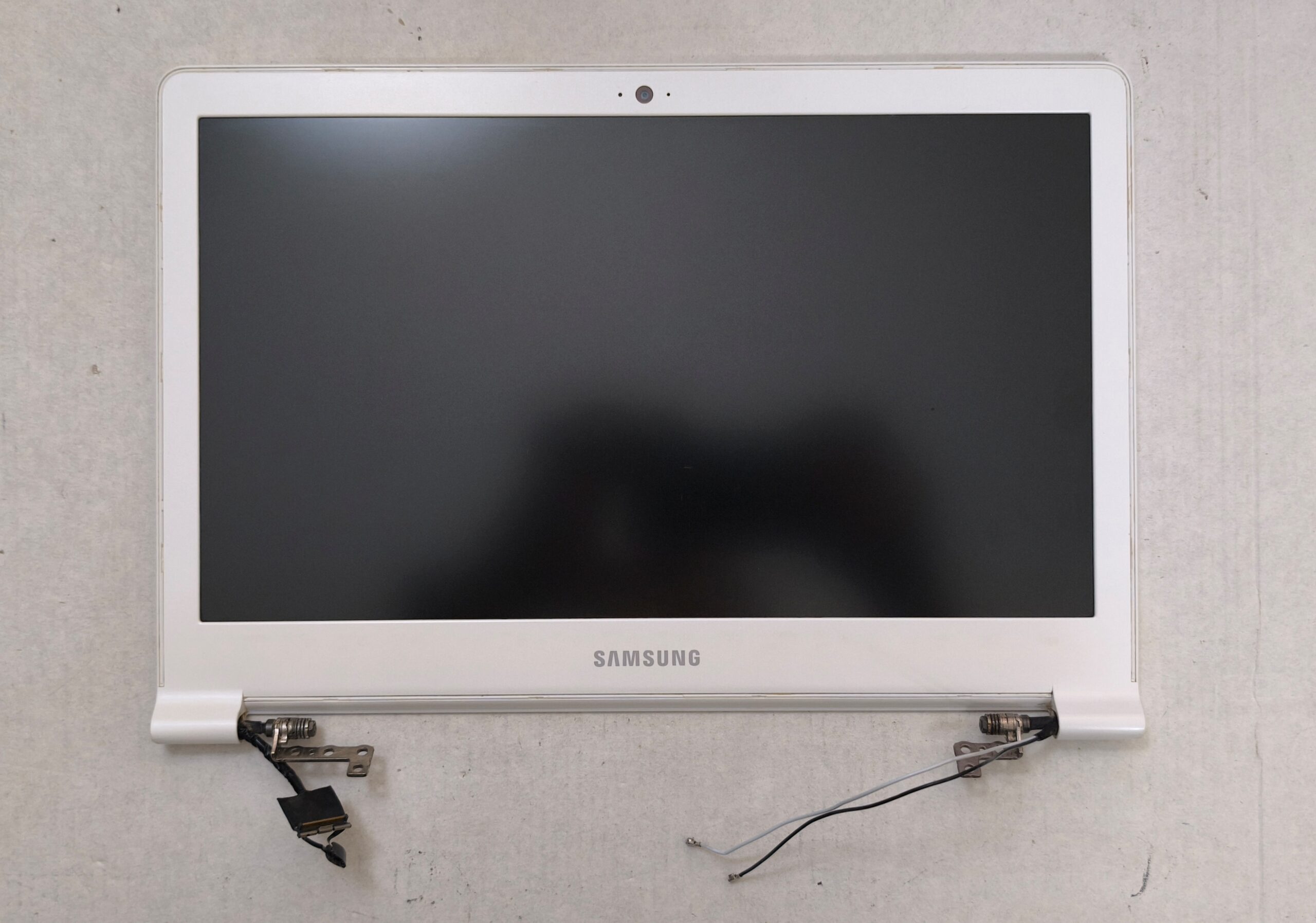 SAMSUNG 905S NP905S3G KOMPE KASALI LCD EKRAN LED PANEL