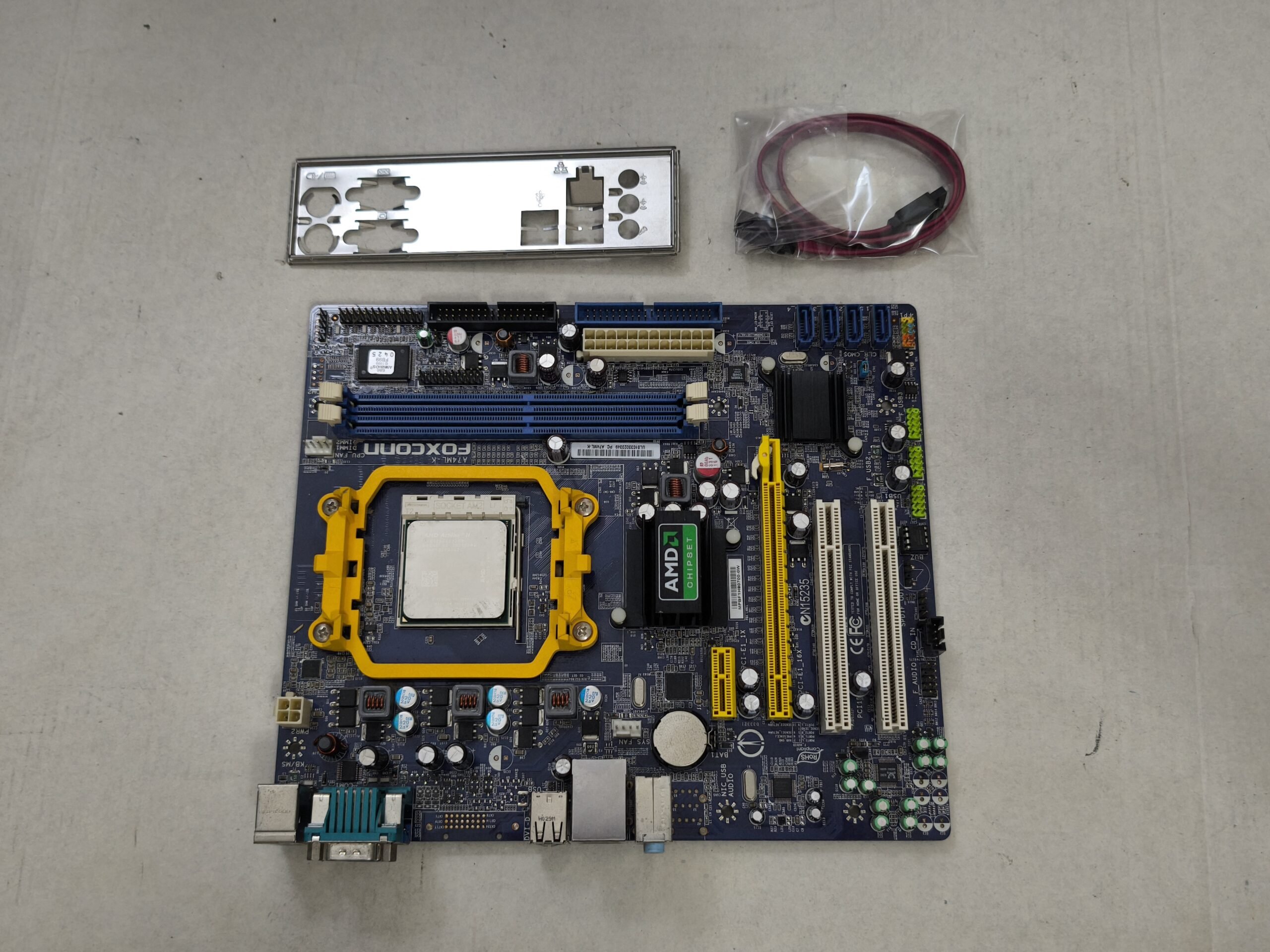 FOXCONN A74ML-K AMD SOKET AM2+/ AM3 ANAKART ATHLON II X2 220 İŞLEMCİLİ