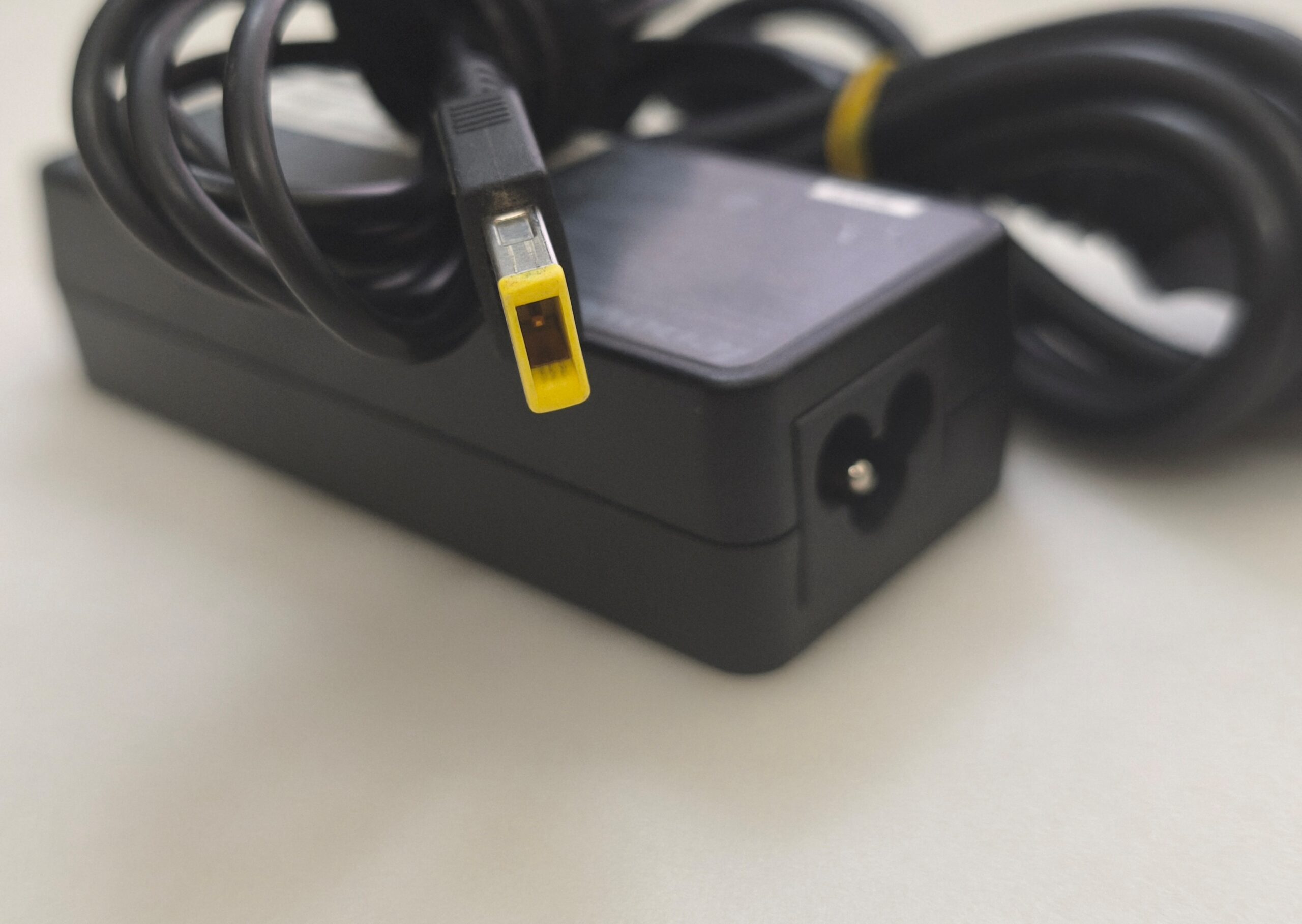 LENOVO 65W 20V 3.25A ADLX65NCC3A USB TİP SARI UÇ LAPTOP ADAPTÖR - Görsel 4