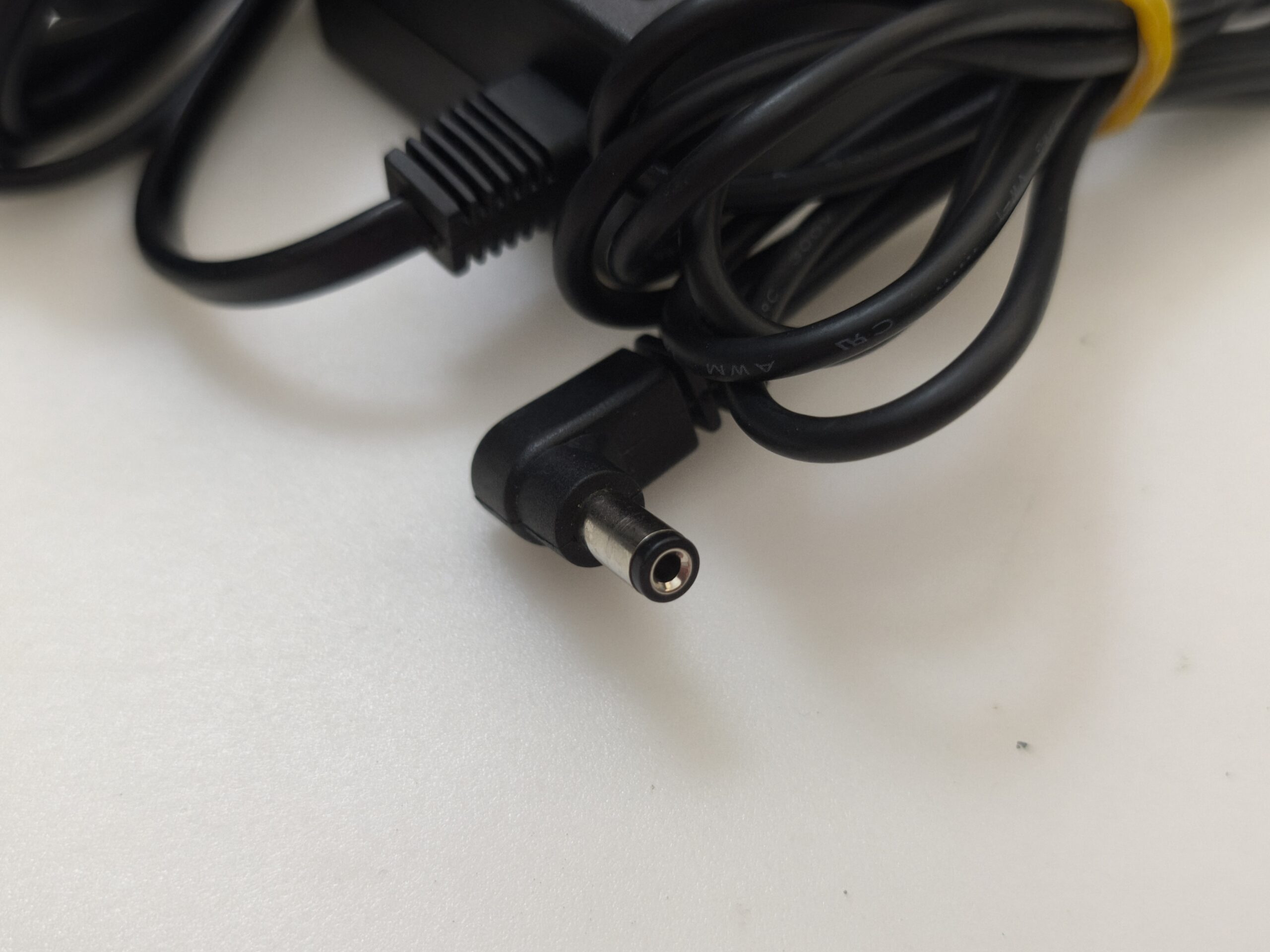 INGENICO 8V 3.6A STANDART UÇ ADAPTÖR - Görsel 3