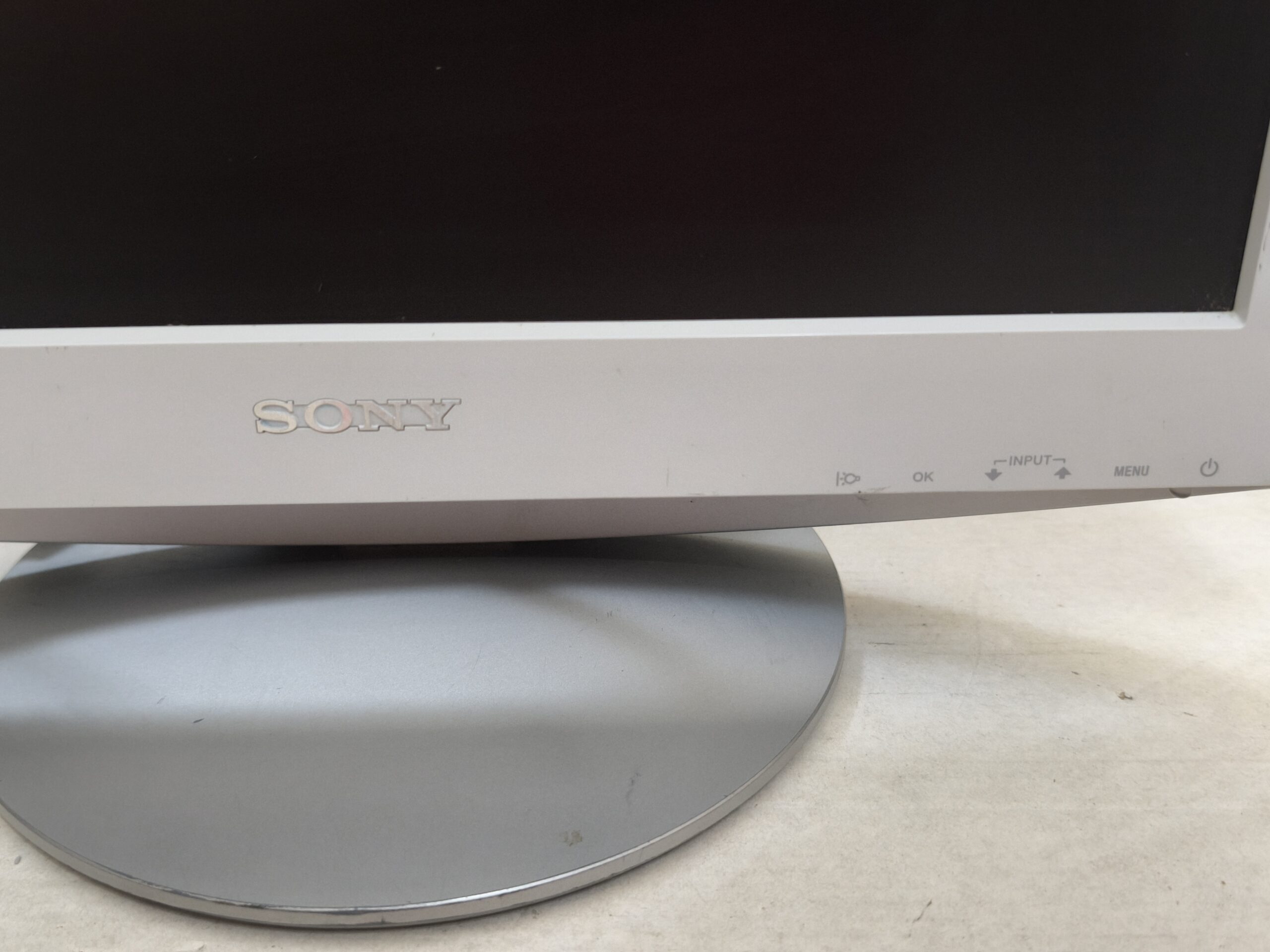 SONY 17 İNÇ KARE LCD MONİTÖR SDM-HS74 - Görsel 5