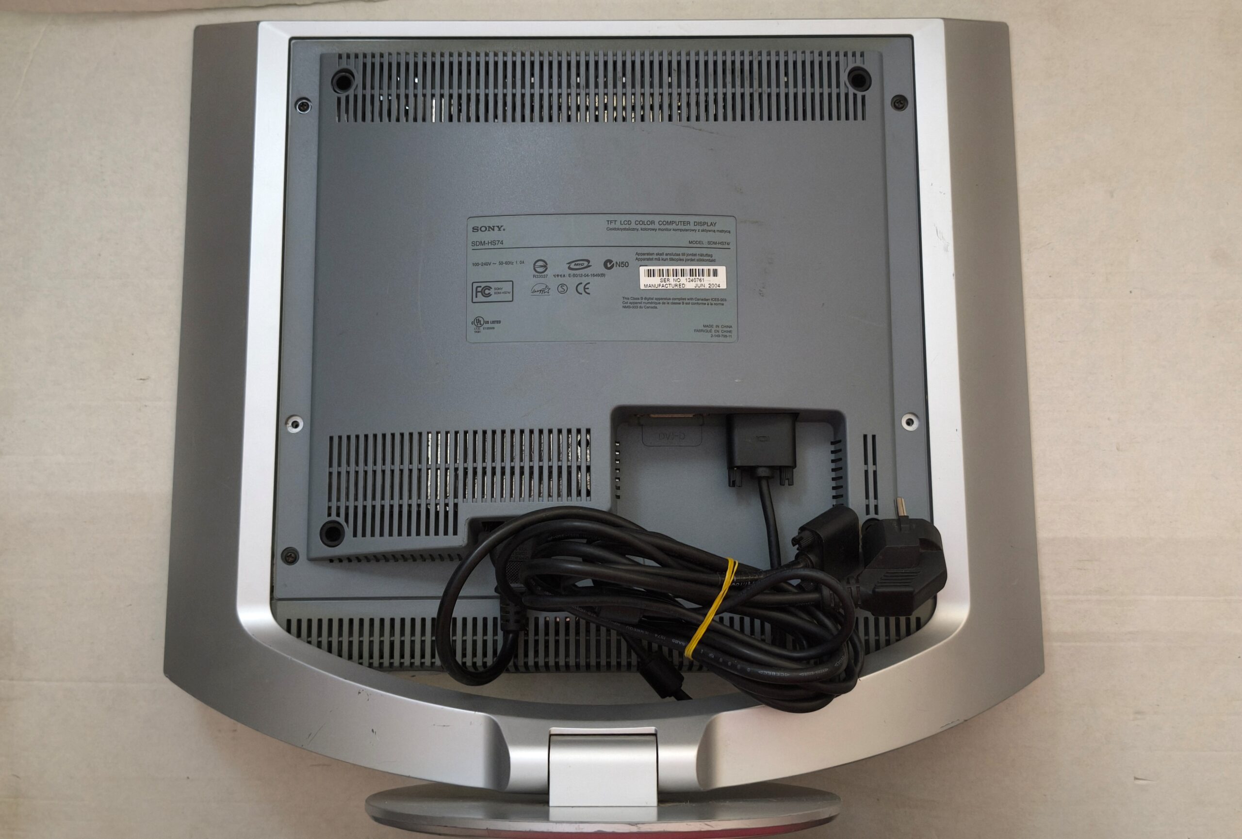 SONY 17 İNÇ KARE LCD MONİTÖR SDM-HS74 - Görsel 4