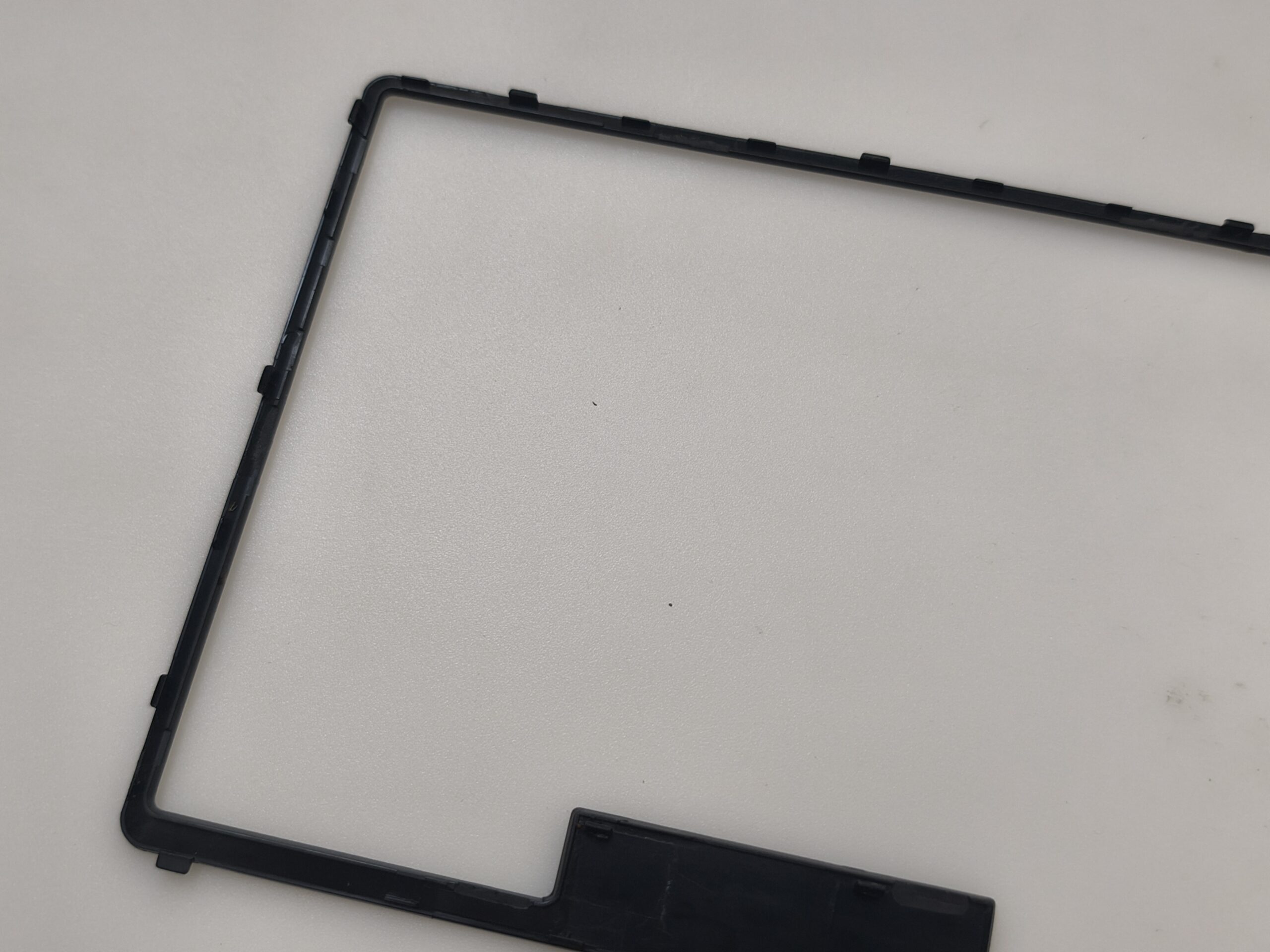 DELL LATITUDE E6330 ORJİNAL PLASTİK KLAVYE ÇERÇEVESİ - Görsel 3