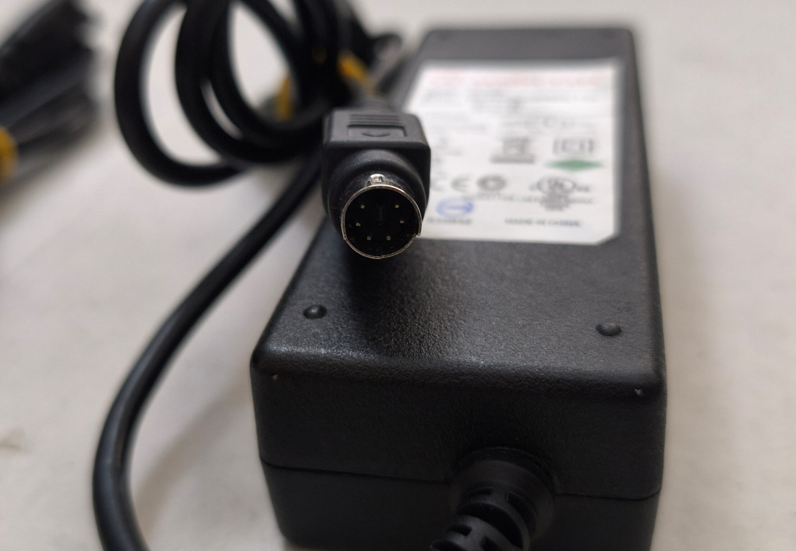 COMING DATA CP1205 12V 2A 5V 2A 6 PİN UÇ ADAPTÖR - Görsel 3