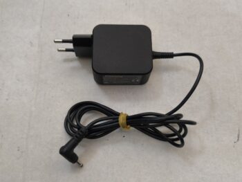 CHICONY W15-010N1A 5 VOLT 2 AMPER 3.5*1.35 mm İNCE UÇADAPTÖR